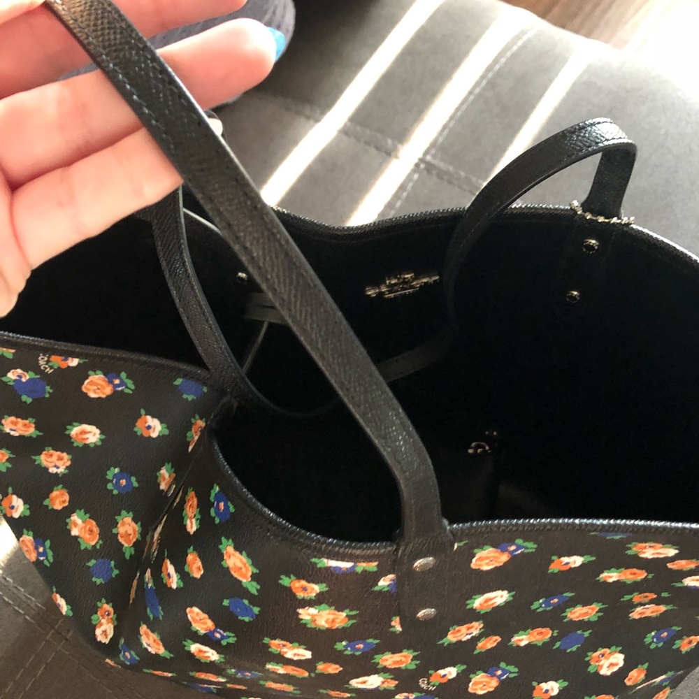 Beautiful Coach Purse - Picture 8 of 8